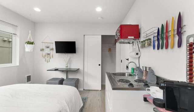 Chase's sweet suite - Micro Studio - 91Walkscore