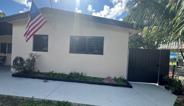 Chic studio with WiFi and AC in vibrant Miami