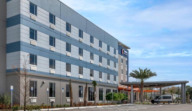 Comfort Inn & Suites Orlando Sanford Airport