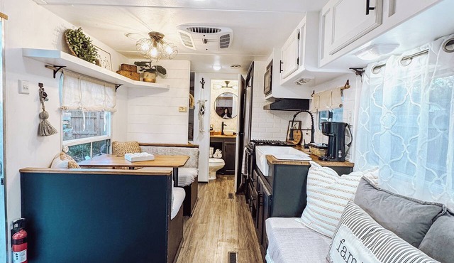 Cozy Glamping Retreat Sleeps 4 Family Fun or Romantic Getaway