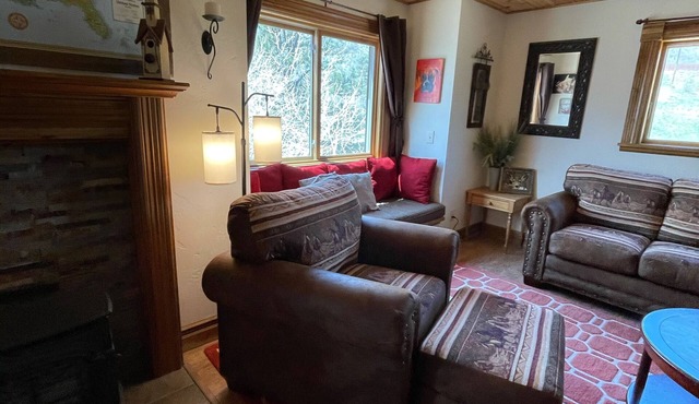 Deer Crossing-Kid Friendly, 7th NIGHT IS FREE! Quiet/secluded. 4 adult maximum.