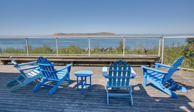 Direct Beach Access! Quiet Diamond Point Retreat