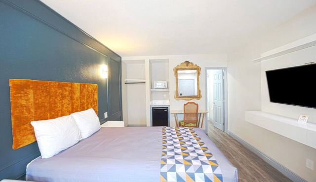 Discover Private Room Near Merritt Island Refuge, Parking Included
