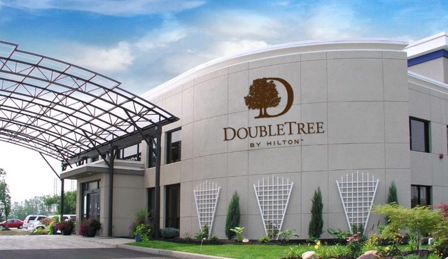 DoubleTree by Hilton Buffalo-Amherst