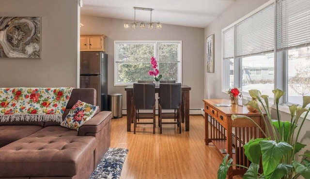 Downtown WestChester Casa with King Beds