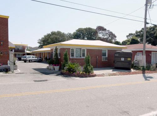 E & E Motel