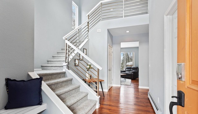 Eagle Perch: 4BR/3.5BA | Hot Tub| Mountain Views