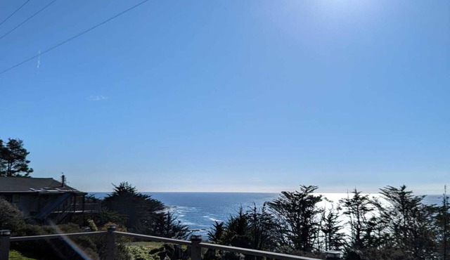 Epic Mendocino Ocean Views, 5BR, Tesla Charger