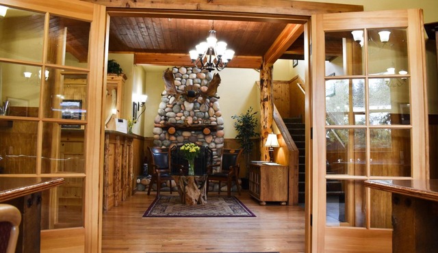Exit Glacier Lodge