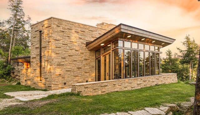 Frank Lloyd Wright · Gorgeous Views, Sweeping Valley, Amazing Sunsets