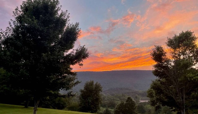 Free Ruby Falls Ticket & More -Large 4BR/3BA-3 acres- Cloudland Canyon, Chattanooga-Lookout Mountain