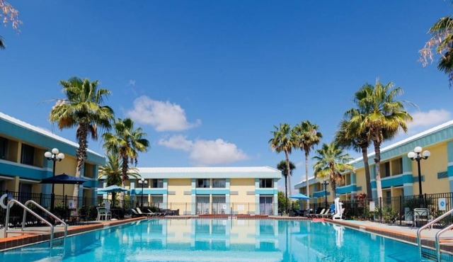 Garnet Inn & Suites, Orlando
