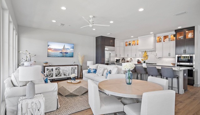 Heated Pool! | Gulf Views | Elevator | Community Pool | 2Min Walk To The Beach!