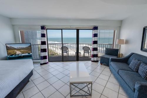 High Floor - Direct Oceanfront with Amazing Views!