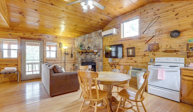 Hike, Play On-Site: Eureka Springs Cabin Near Dtwn