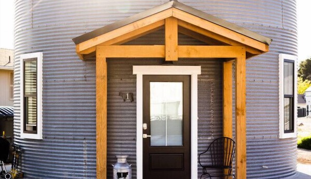 Honeymoon Silo Suite/Walk to Zion Hot Springs