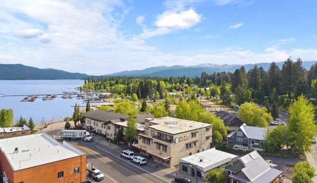 Hotel McCall