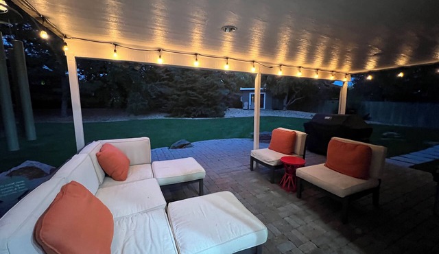 Impeccable, luxurious home 15 minutes from Pearl Street and Folsom Field