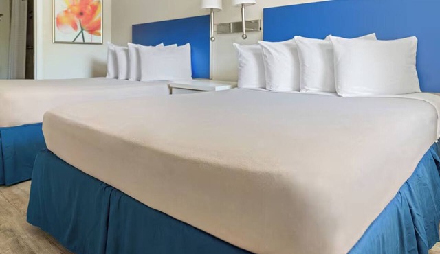 Inviting Space w/2 Queens Near Icon Park - Ideal for Families + Free Breakfast