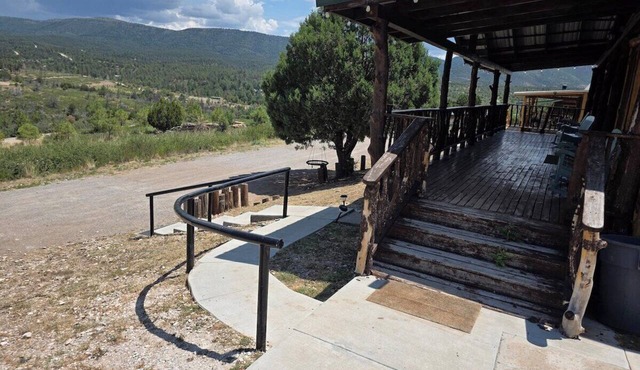 Kit Carson Cabin - Mountain Views & Lake