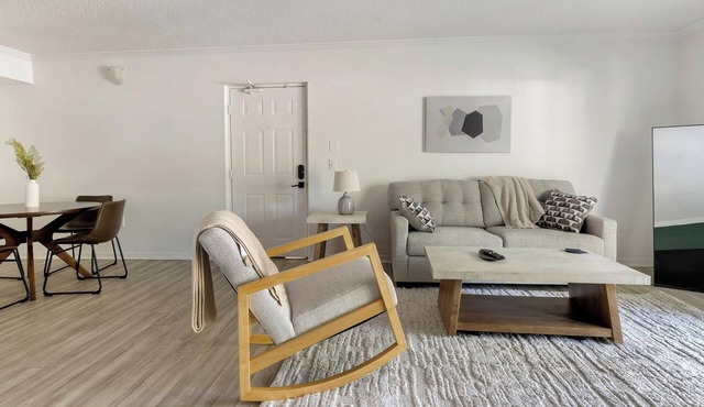 Landing | Beautiful 2BD, Clubhouse, Gym