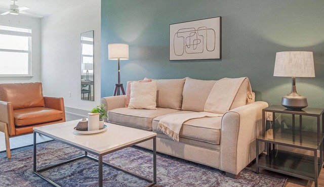 Landing | Modern 1BD, Courtyard, Gym