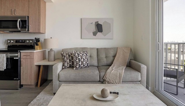 Landing | Spectacular 2BD, Gym
