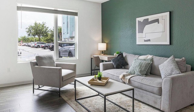 Landing | Stylish 2BD, Gym, Clubhouse