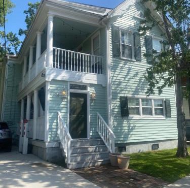 Lovely & Historical 3BR - Balcony - Central Location