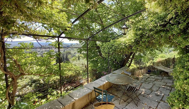 Maison D'architecte Indépendante Dans un Jardin Avec vue Remarquable in COTIGNAC