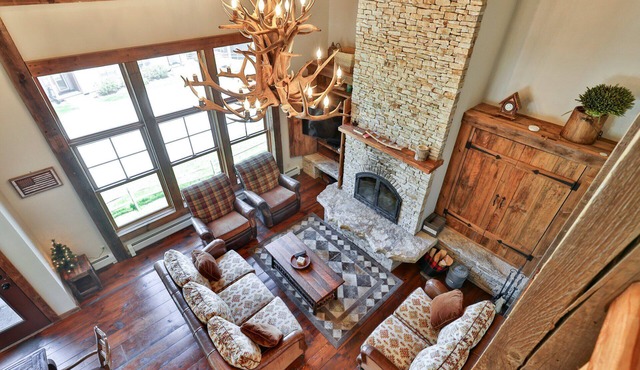 Meyer Chalet de Esqui at Topridge | Ski-In/Out 4BR Bear Mtn Retreat w/Pool & Fireplace