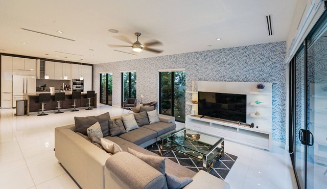 Modern 5BR Townhome 25mins to HardRock FIFA WorldCup, 5mins to the beach