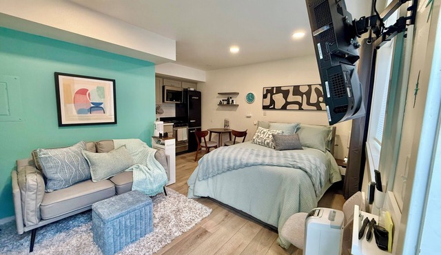 Modern-Boho Studio with Private Zen Patio – Sellwood, Portland