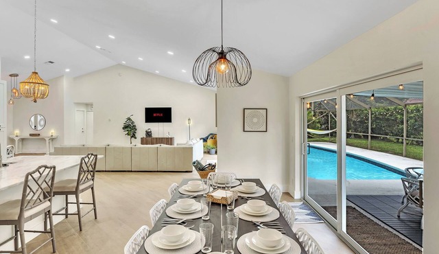 Modern, Spacious 4-Bedroom With Private Pool