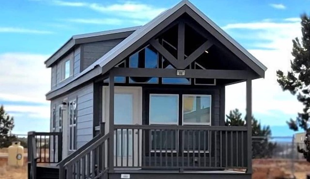 Modern Tiny Home Escape with Scenic Views & Outdoor Lounge in Williams, Arizona