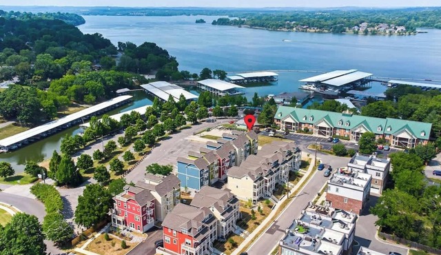 Nashville Lakeview Family Friendly Townhome W Rooftop Deck Views