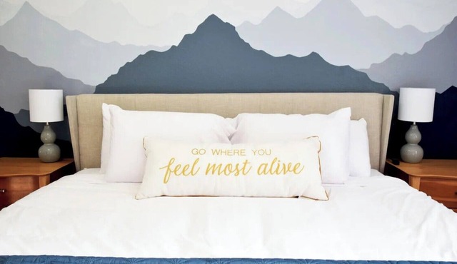 »Near Dwntwn + CC« King Beds┃Trail Access┃Firepit