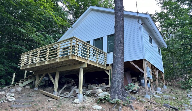 New Build Bristol Cottage 75 yards from Newfound Beach & Dock & Deck Sleeps 8