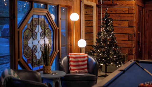 New, Updated Log Cabin!