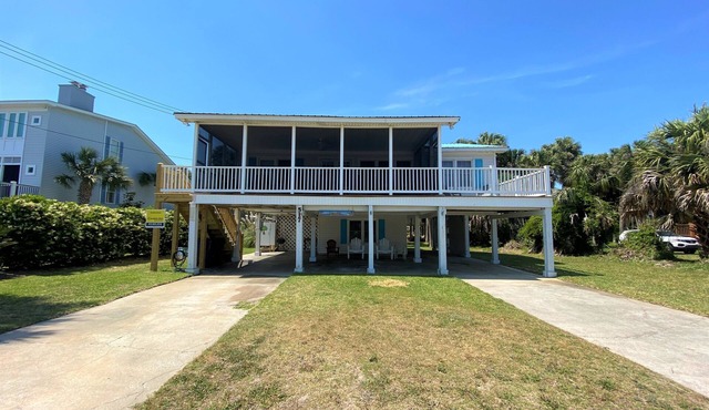 Ocean Views; Large Screened Porch & Sun Deck; Across from Beach Access; Cable TV & Wifi