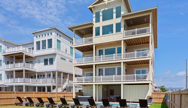 Oceanfront 10BR, Elevator, Pool, Hot Tub, Game Room, Theater, Fenced Yard, Views!
