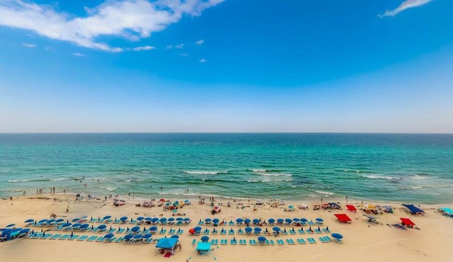 Oceanfront condo with shared pools hot tub tennis courts - walk to the beach