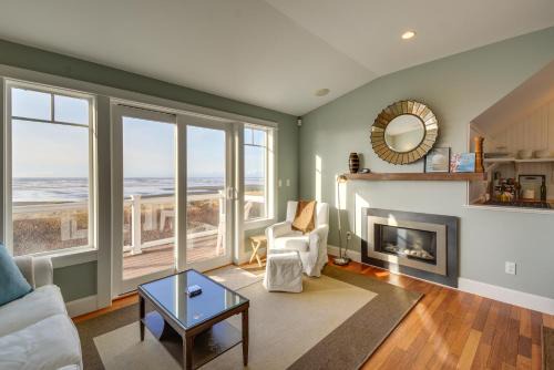 Oceanfront Moclips Retreat w/Beach Access & View!