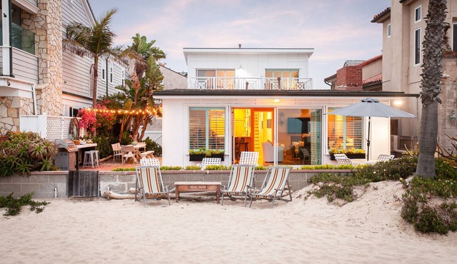 Oceanfront. Stylish single family beach house. No crazy boardwalk.