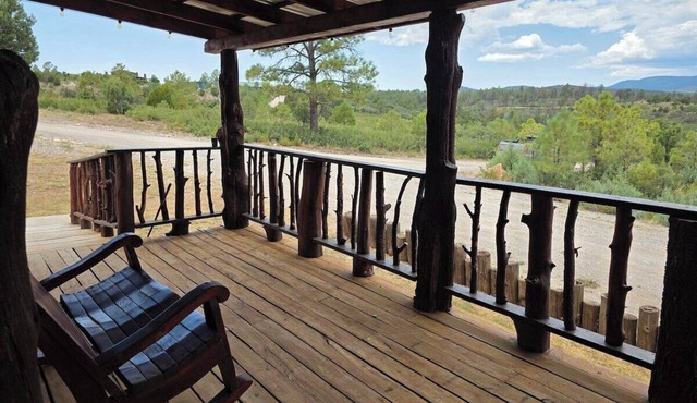 Oliver Lee Cabin - Mountain Views & Lake