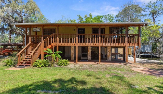 Peaceful Waterfront Escape on Withlacoochee Private Dock, Old Florida Charm