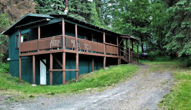 Pet-Friendly Cottage with a Wood-Burning Stove in Chugach National Forest, Alaska