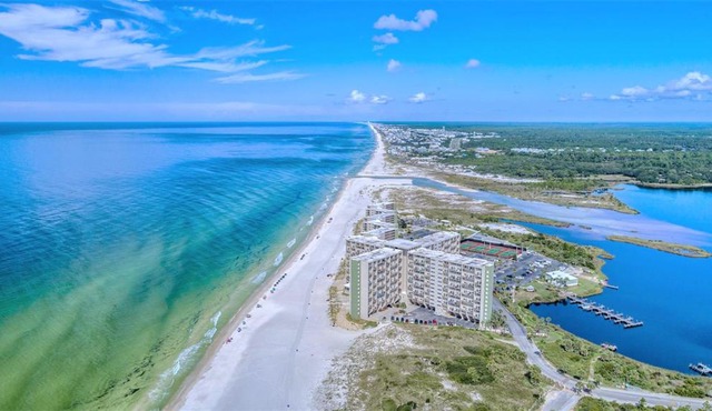 Pinnacle Port Beach Resort