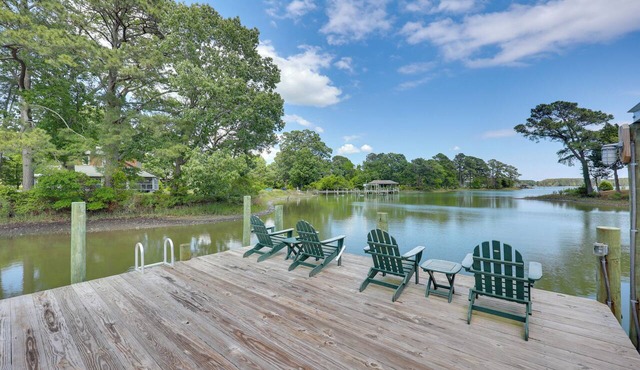Pool, Dock + Rooftop Views! Bohannon Getaway