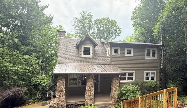 Private Dahlonega Cabin Hot Tub, Fireplace, very Close to Town